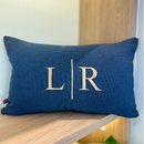 Almofada Personalizada INICIAL | INICIAL Casal Bordada (01 UNIDADE) 50x30 Com Enchimento Cama Posta